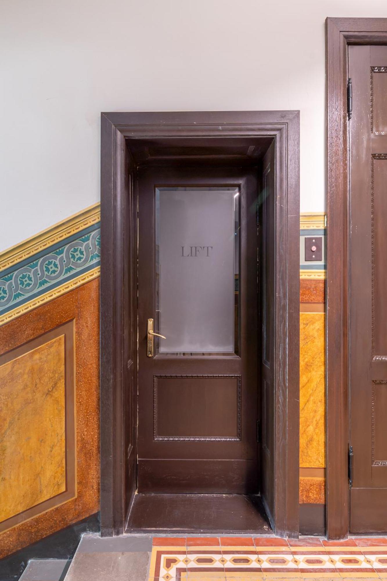 Prestigious Former Library Apartment - Perfect Location Рига Екстериор снимка